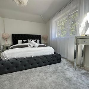 5 Min From The Beach ,Parking In Guest House
